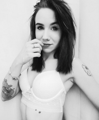 Оксана, 33 года, 1 размер груди